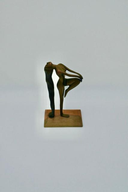 Bronzen beeld &ndash; vrouw met lang haar