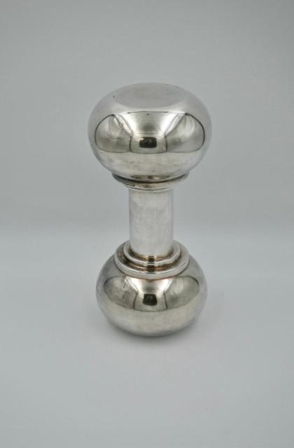 Cocktailshaker in de vorm van een halter