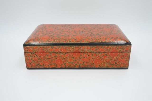 Doos van papier-mach&eacute;