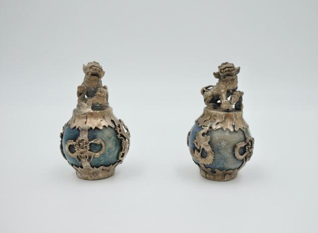 Een paar Tibetaanse zilveren drakenleeuw Foo Dog-beeldjes - Turquoise jade