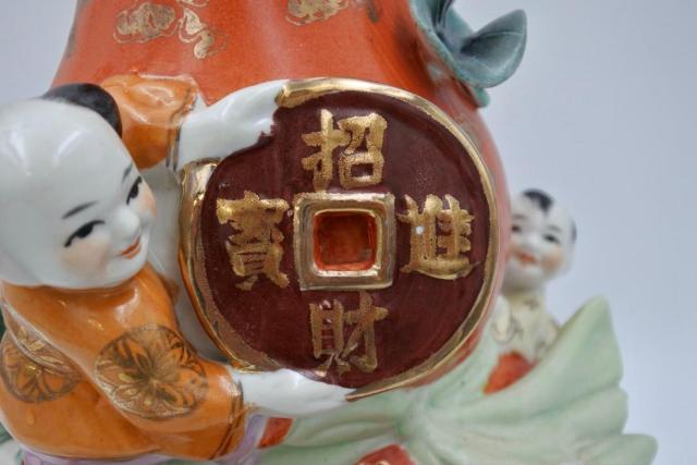 Zhao Cai vase &ndash; symbolism of prosperity and abundance